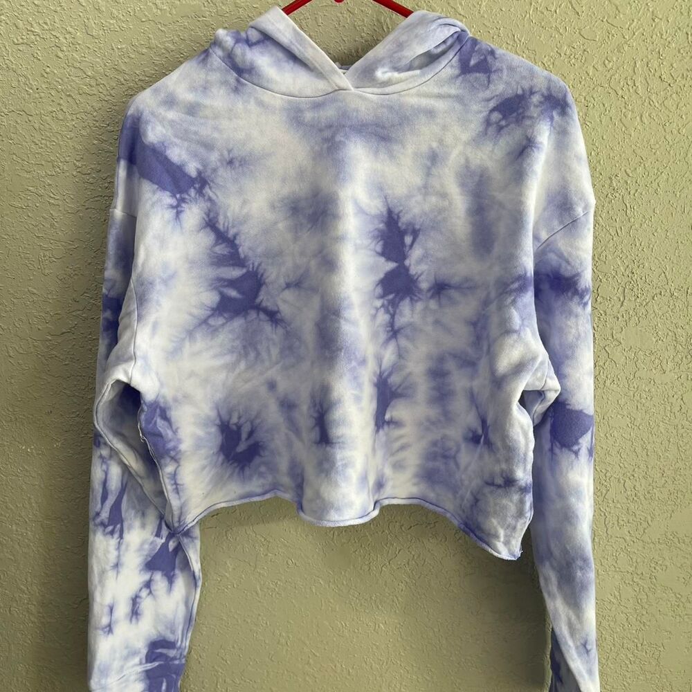Caution to the Wind Size S  & White Tie-Dye Cropped Hoodie